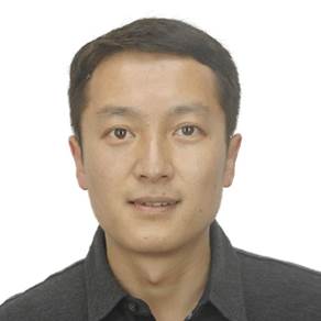 巴胜超照片